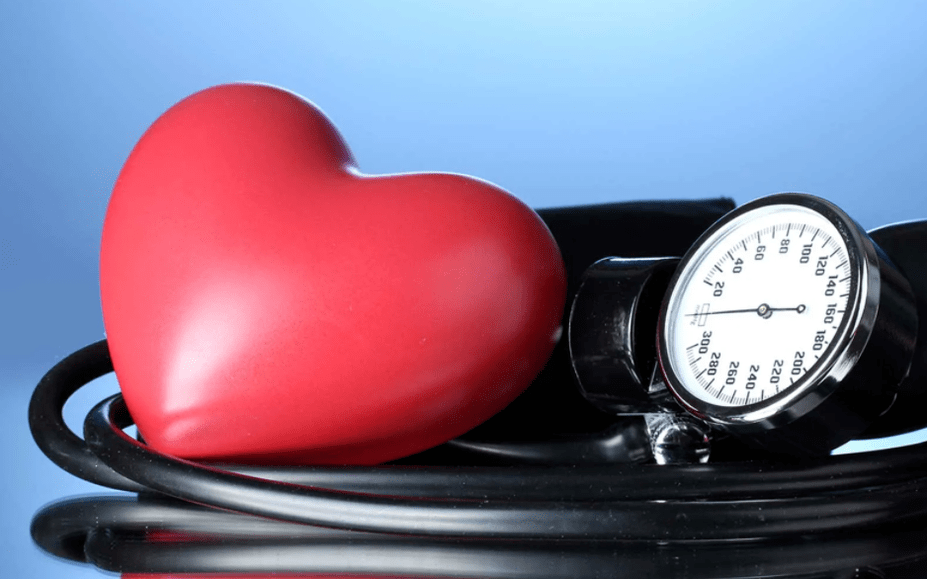 Bluthochdruck wirkt sich auf das Herz aus. 